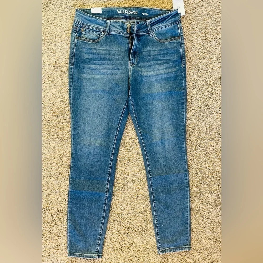 NWT Juniors' WallFlower Insta Soft™ Ultra Skinny Jeans